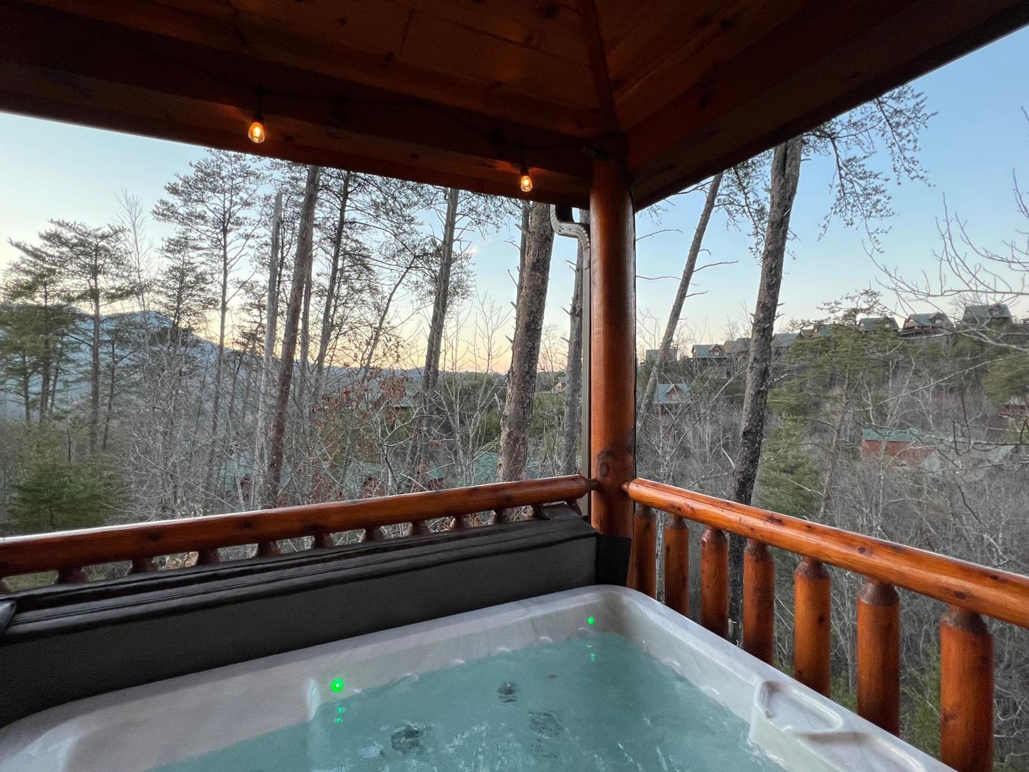 Indoor Heated Pool Hot Tub Cabin 塞维尔维尔 外观 照片