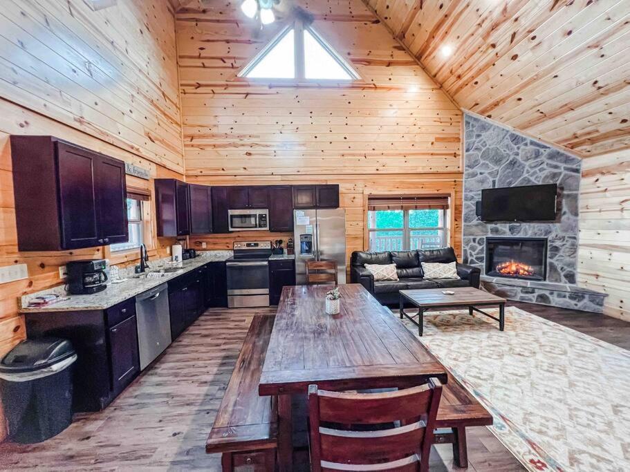 Indoor Heated Pool Hot Tub Cabin 塞维尔维尔 外观 照片