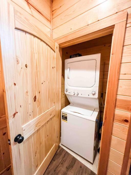 Indoor Heated Pool Hot Tub Cabin 塞维尔维尔 外观 照片