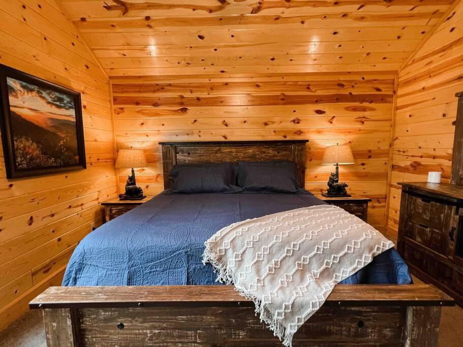Indoor Heated Pool Hot Tub Cabin 塞维尔维尔 外观 照片