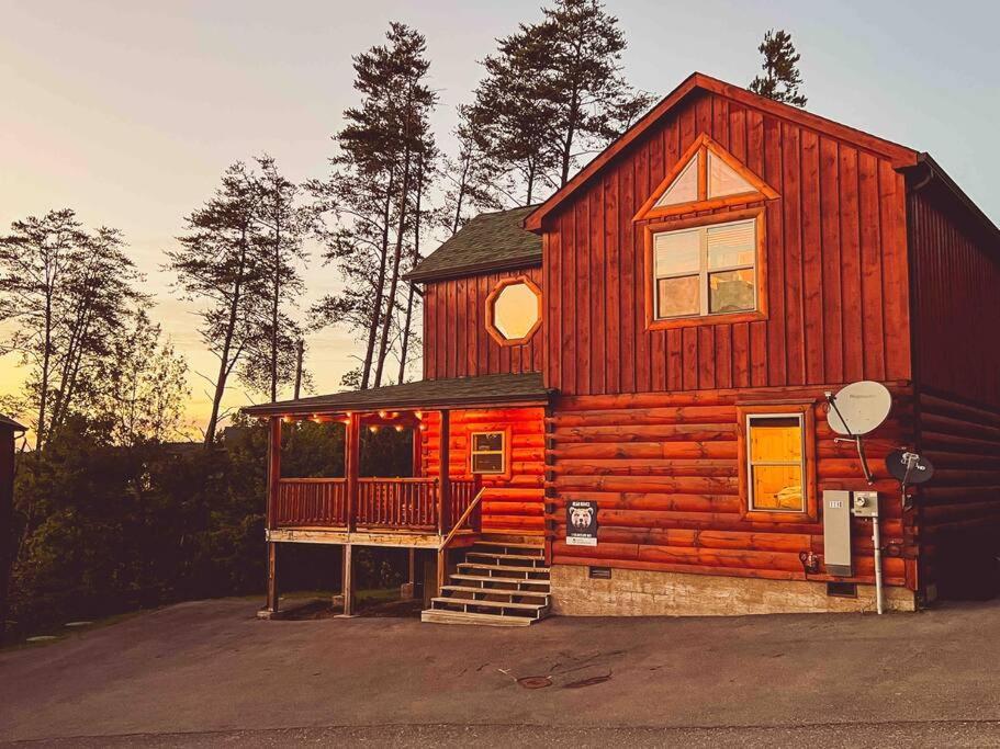 Indoor Heated Pool Hot Tub Cabin 塞维尔维尔 外观 照片