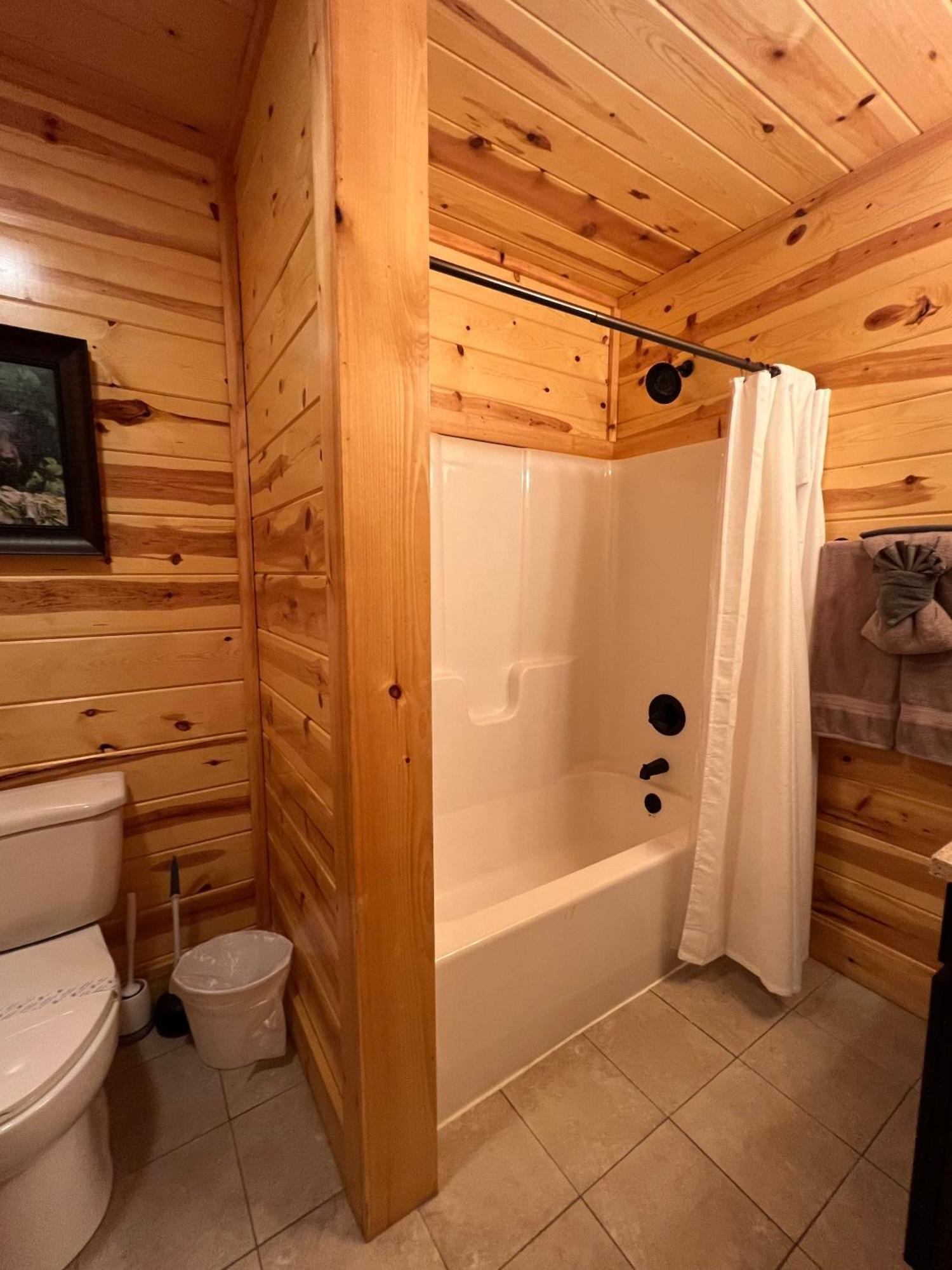 Indoor Heated Pool Hot Tub Cabin 塞维尔维尔 外观 照片