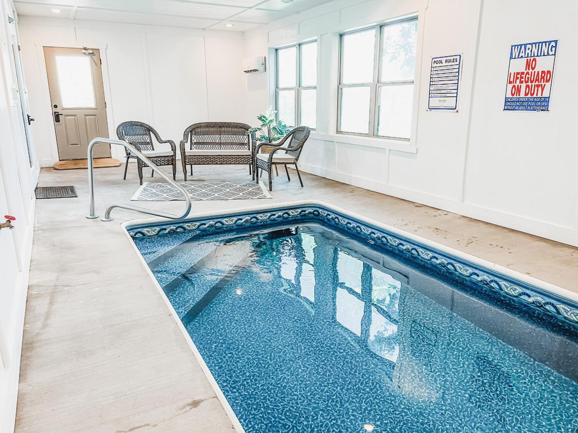 Indoor Heated Pool Hot Tub Cabin 塞维尔维尔 外观 照片